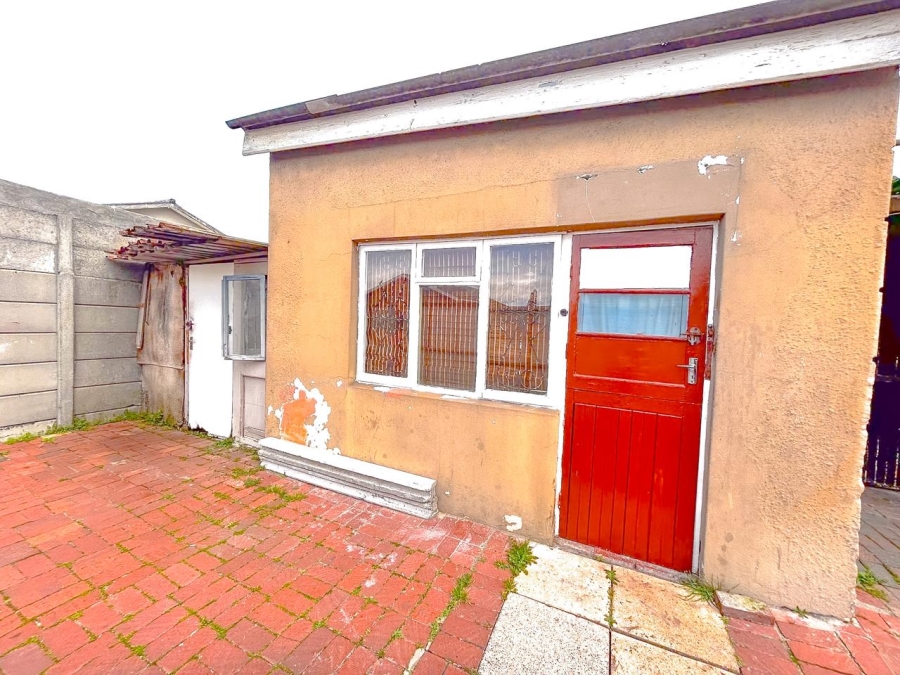 6 Bedroom Property for Sale in Surrey Estate Western Cape
